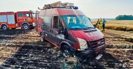 Pożar zboża przy A4 na Dolnym Śląsku. Płomienie odcięły drogę strażakom OSP