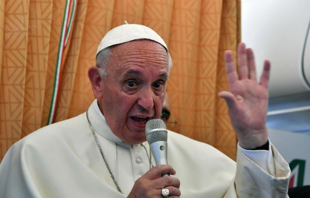 Papież: towarzyszyłem gejom, Jezus by ich nie odesłał