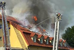 Gigantyczny pożar hotelu w Nałęczowie. Ponad 20 zastępów walczyło z ogniem