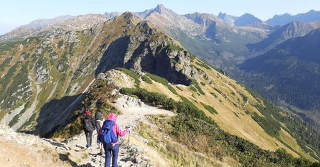 Beskidy. Podczas pandemii turyści oblegają szlaki, starostwo ma dla nich propozycję