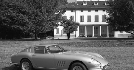 Ferrari 275 GTB4 Steve'a McQueena odzyska dach w Ferrari Classiche
