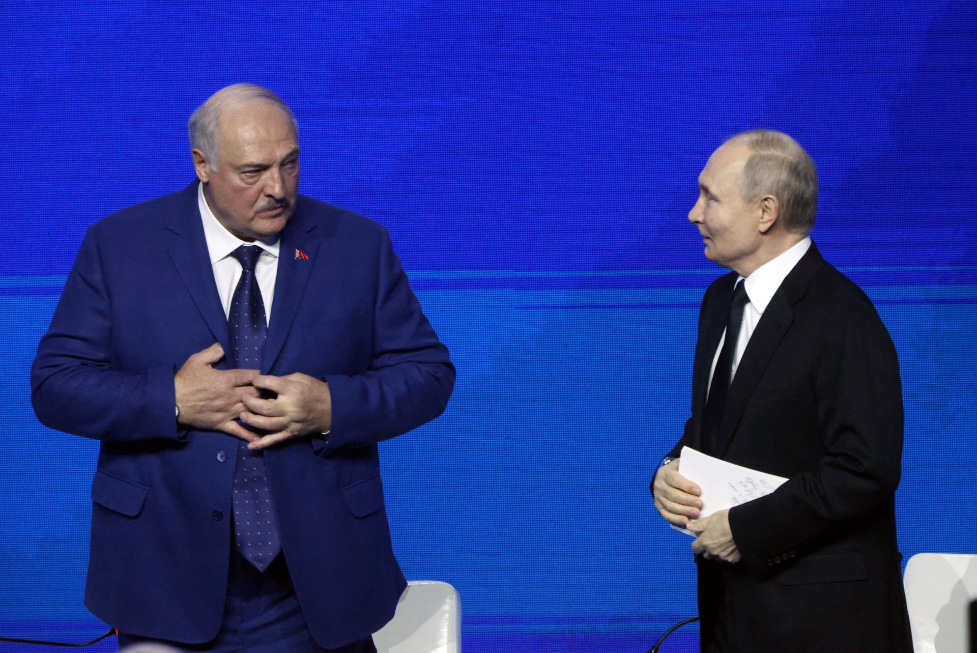 wiadomości,aktualności,WP Wiadomości Łukaszenka osobiście wizytuje armię. Propagandowy pokaz siły przy granicy