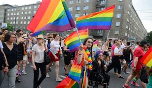 UE ogłoszona "strefą wolności dla osób LGBTIQ". Co to oznacza dla Polski?