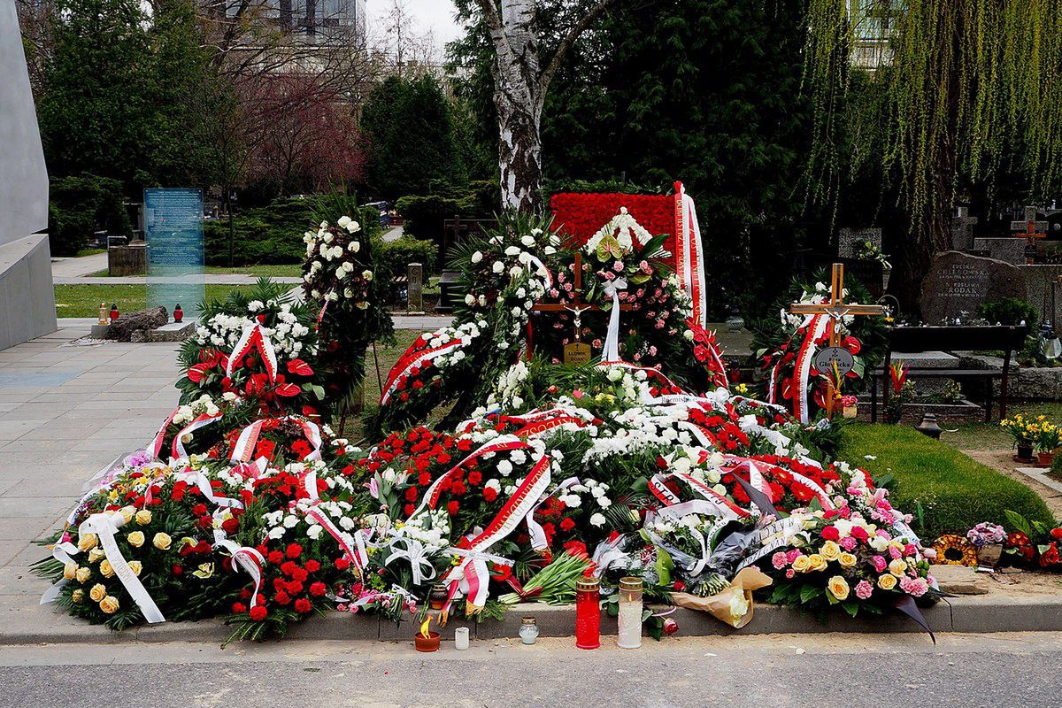 Tak wyglądał grób Ludwika Dorna kilka dni po uroczystościach pogrzebowych.