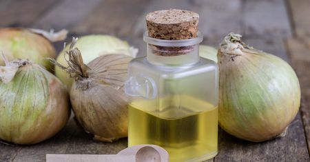 Na chrypkę i kaszel suchy i mokry. Przepis na domowy syrop z dwóch składników