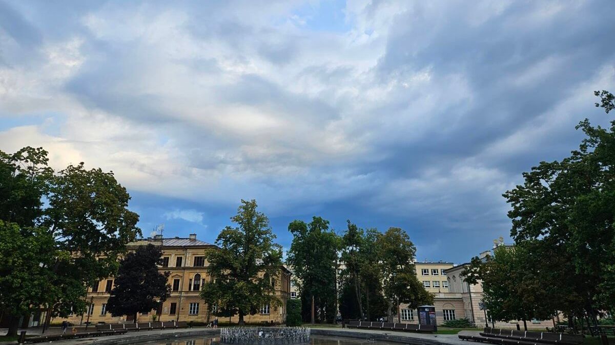 Chmury deszczowe nad Lublinem