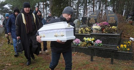 Pogrzeb dziecka, które poroniła migrantka. "Wszystko wskazuje na to, że będzie ich więcej"