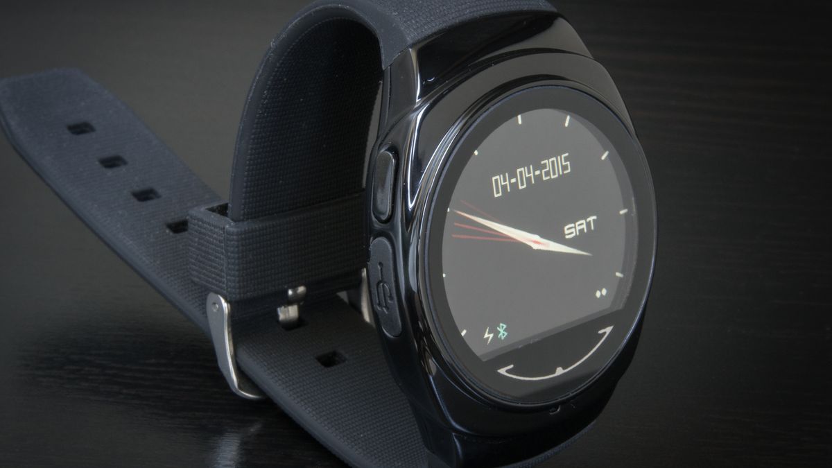 Uwatch UO: test taniego elektronicznego zegarka – „przedłużacza” do smartfonów 1