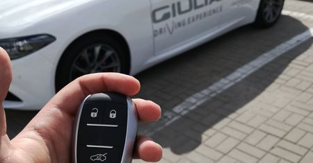 Zmodyfikowany Android 7.0 trafi do aut koncernu Fiat Chrysler