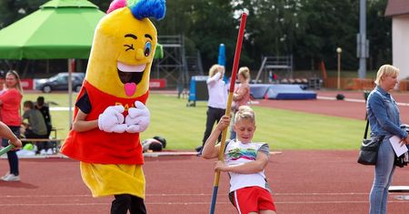 Wielkie skakanie z Moniką Pyrek na poznańskim stadionie na Golęcinie