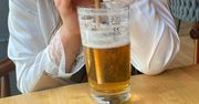 Pijesz piwo? Oto co wówczas dzieje się w jelitach