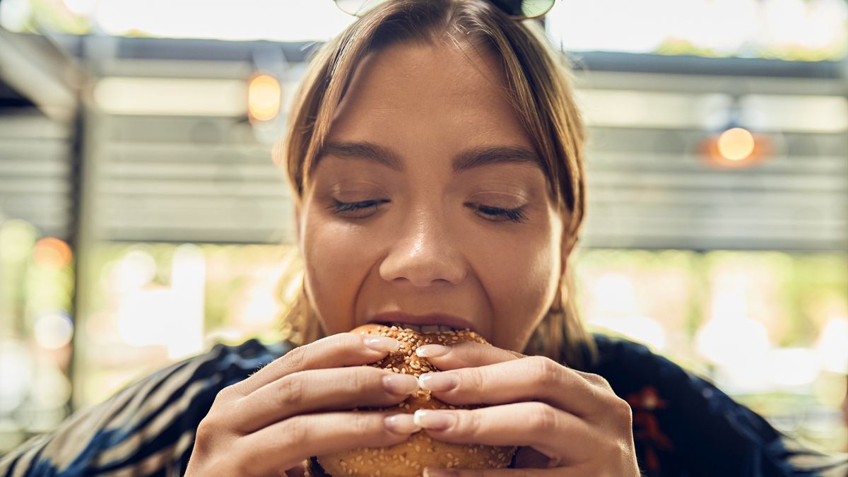 Portrait of woman eating a burger
Westend61
20-30 years, adults, bar, caucasian, enjoying, face, going out, head and shoulders, leisure, millennials, pleasure, woman, young adults