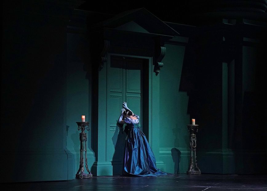 Małgorzata Trojanowska (Tosca), scena z II aktu © Joanna Miklaszewska/ Teatr Wielki w Łodzi