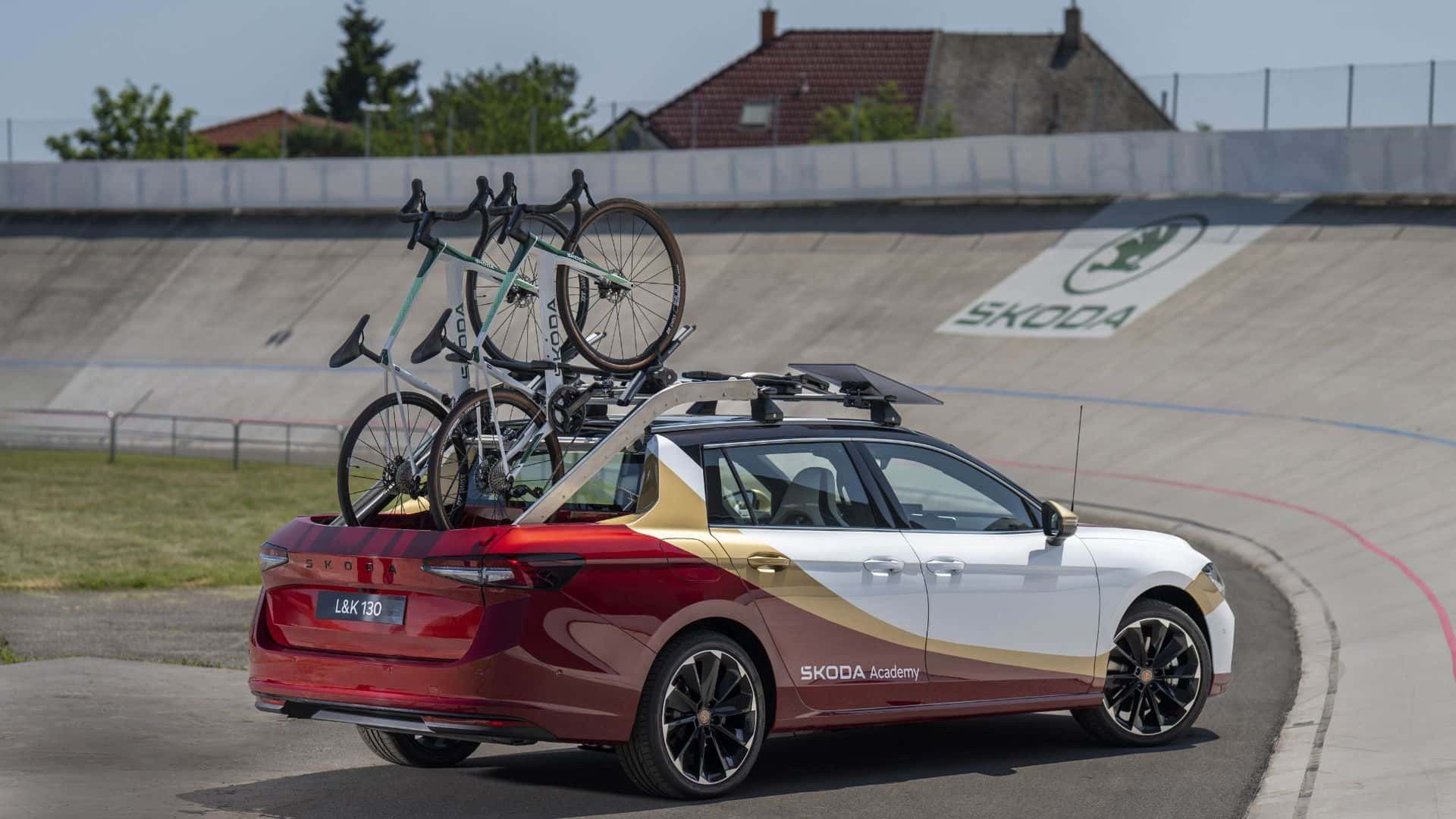 Škoda Superb L&K 130