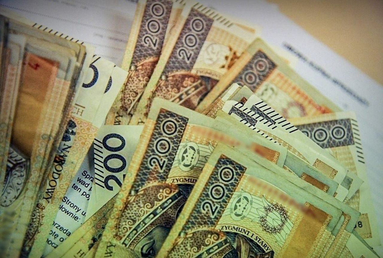 Gostyń: Myślał, że inwestuje na giełdzie. Stracił ogromne pieniądze