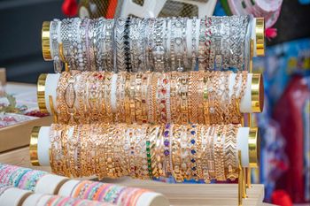 Kupili biżuterię na Shein i Temu. Wykryli substancje rakotwórcze