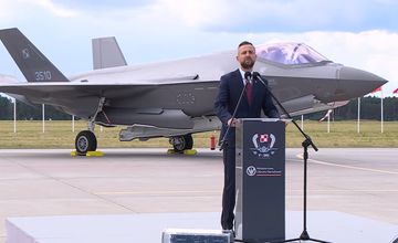 Wraca temat transmisji z powitania pierwszych samolotów F-35. KRRiT: MON nie ceni TVP