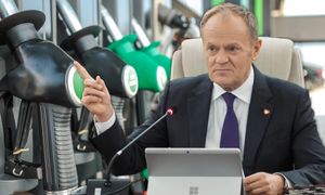 Tusk o "najczarniejszej godzinie". Już raz obniżono podatek. Oto co się stało