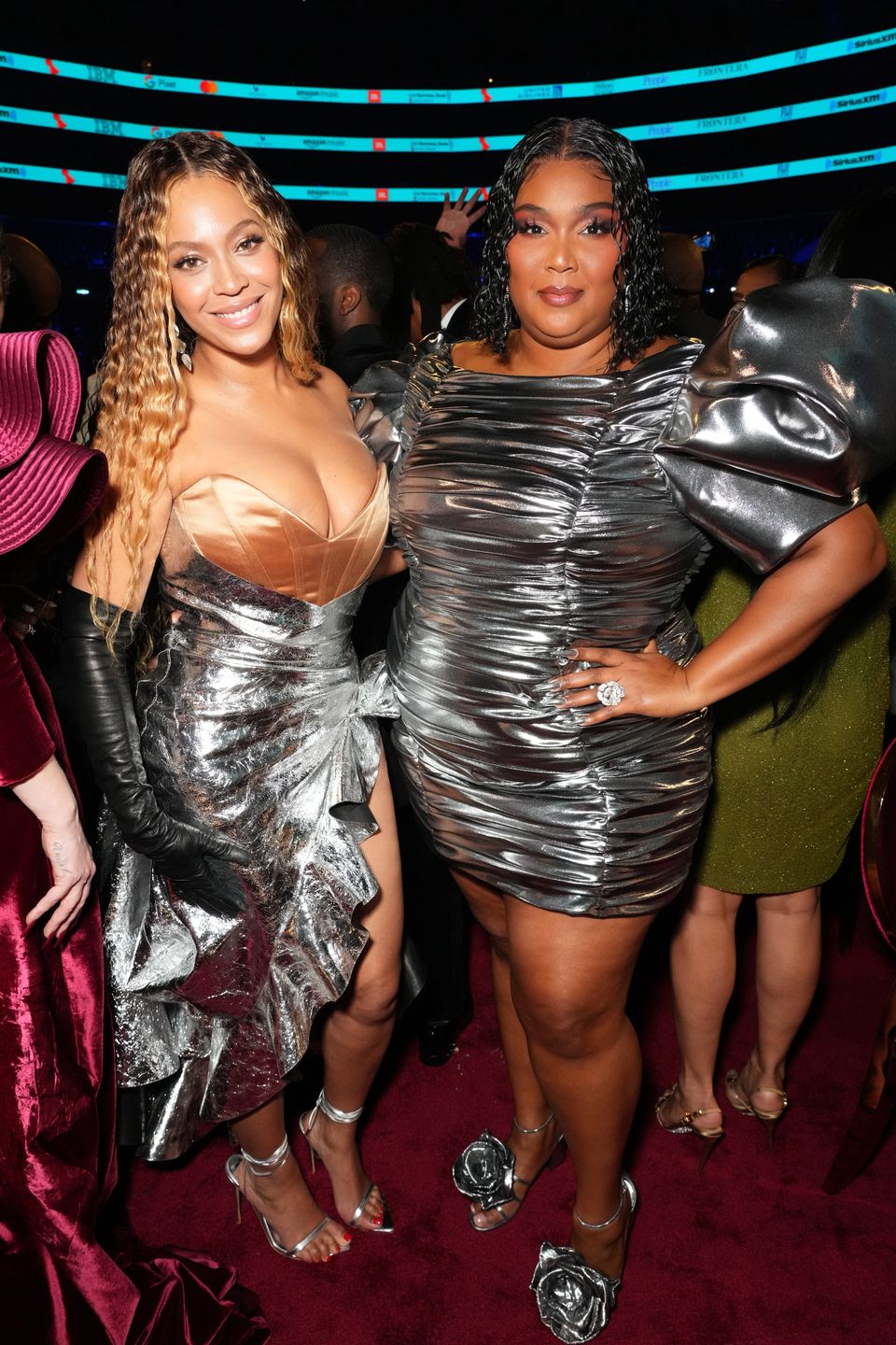 Beyonce w skórzanych rękawicach