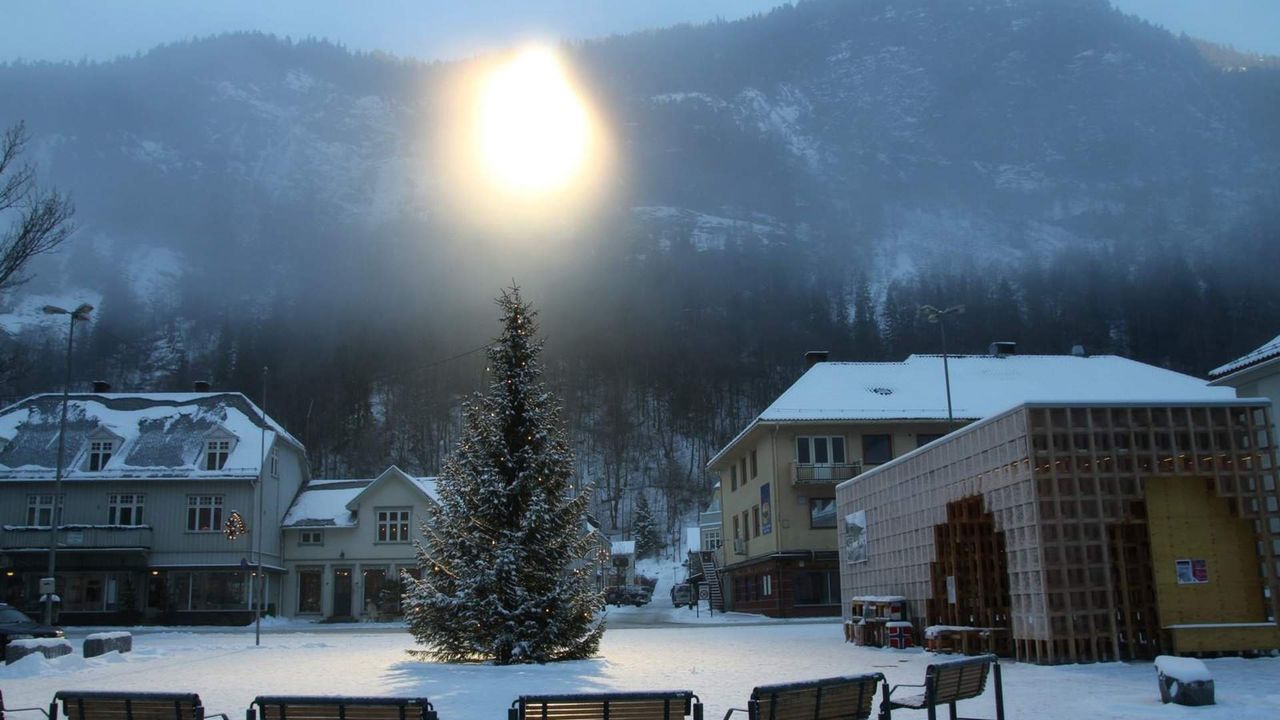 Lustro umieszczone na górze nad Rjukan (Norwegia)