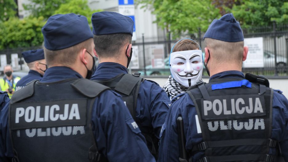 Koronawirus. Protest przedsiębiorców. Policja: Jeden z zatrzymanych mężczyzn miał objawy zakażenia