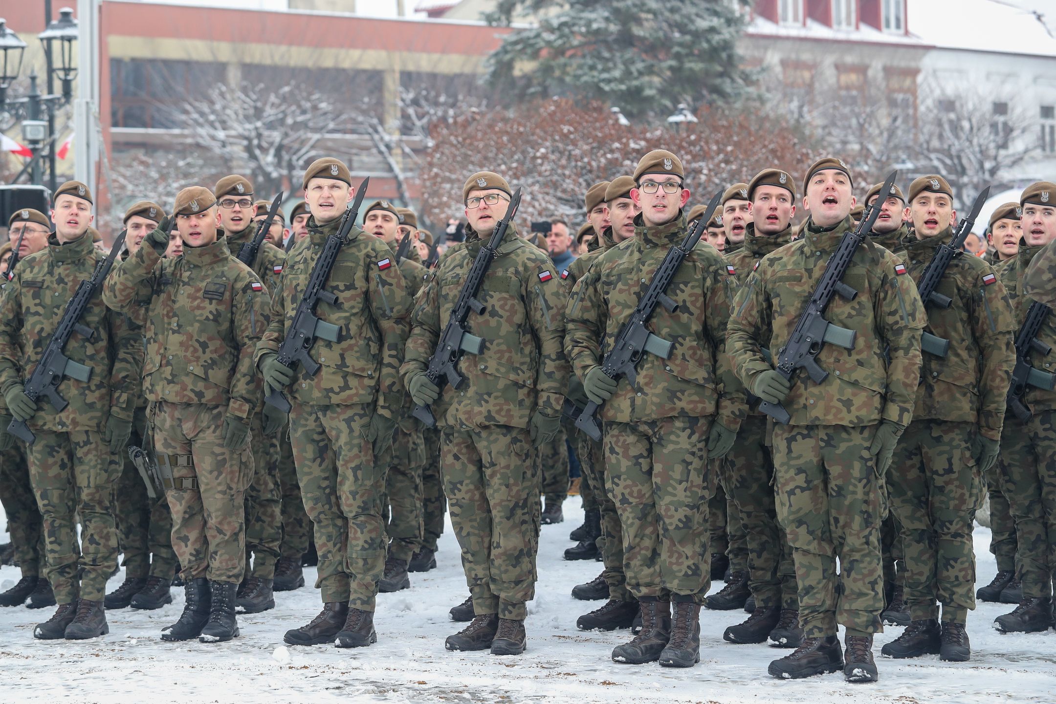 �o�nierze
Roman Zawistowski
9 �BOT, ��dzka Brygada, obrona terytorialna, przysi�ga, rota, terytorialsi, wojsko, wojsko polskie, wojskowa, WOT, �o�nierze