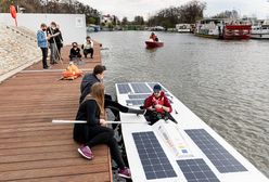 Wrocław. Studenci Politechniki Wrocławskiej zbudowali łódź solarną. Jest już po pierwszych testach