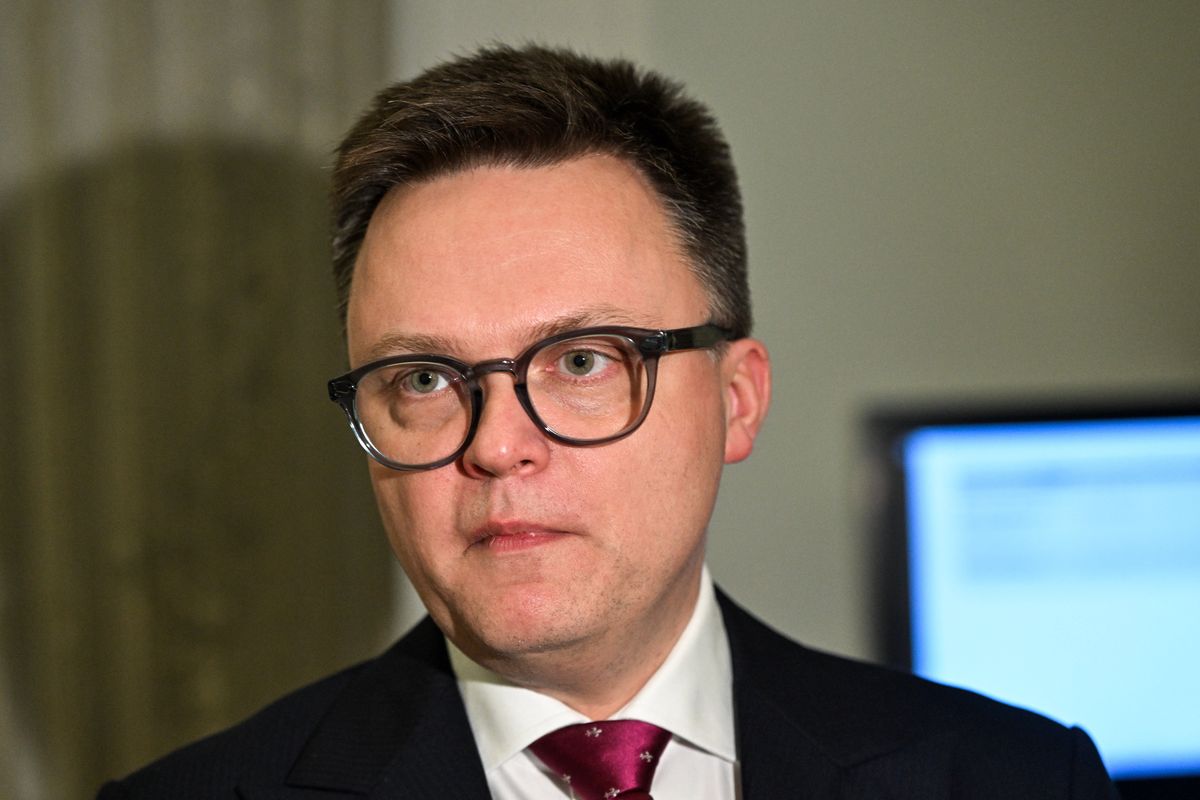 Marszałek Sejmu Szymon Hołownia podtrzymuje wniosek do PKW o wskazanie kolejnych osób uprawnionych do objęcia mandatu po Mariuszu Kamińskim 