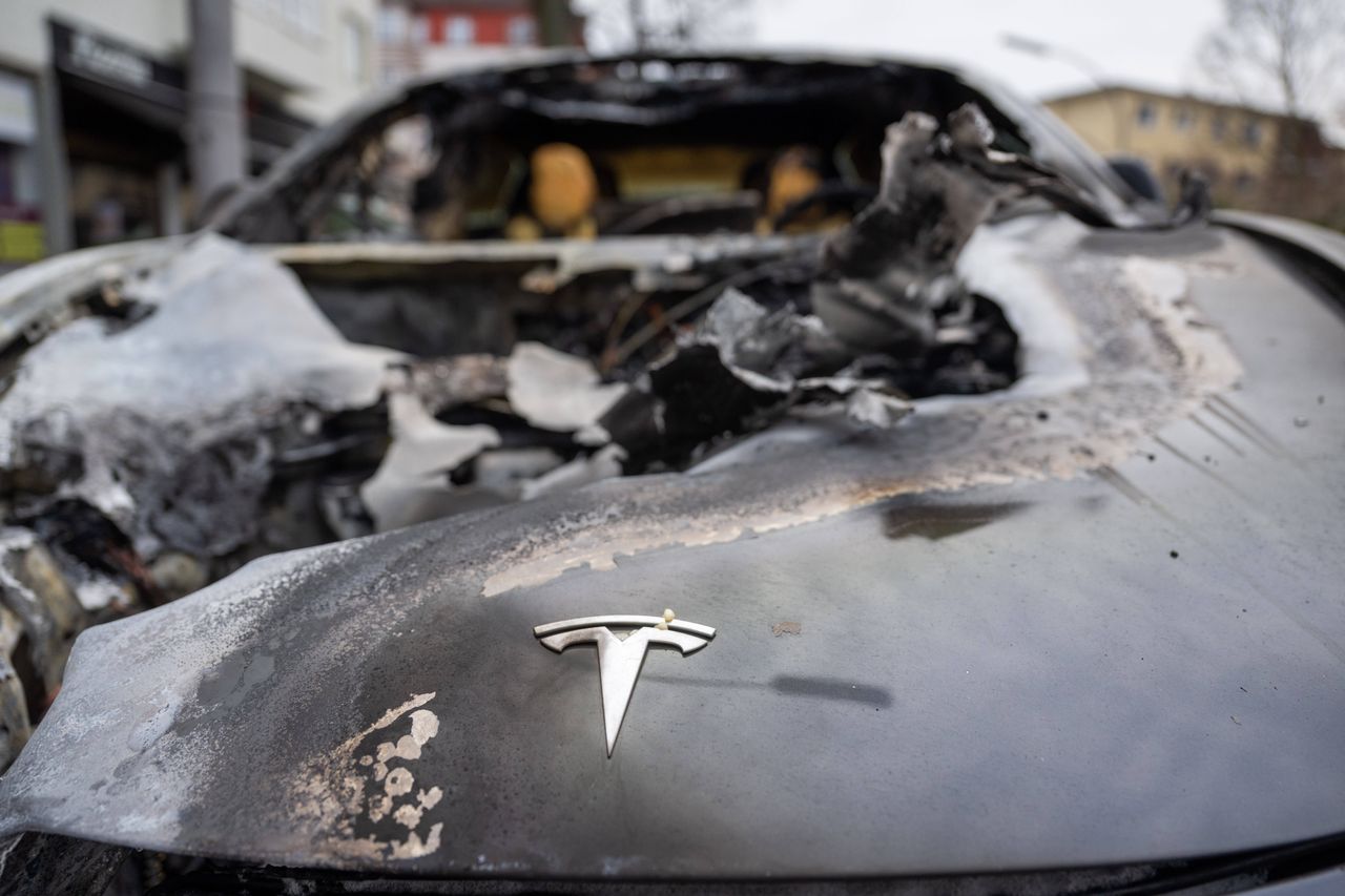 Four Teslas burned in Berlin overnight from Thursday to Friday.