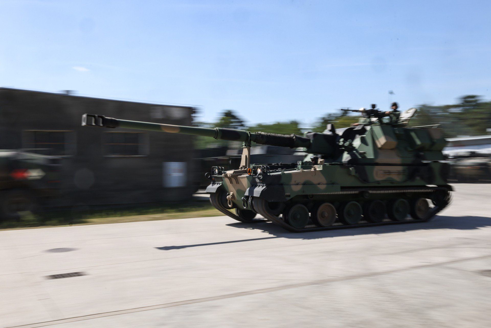 Pokaz sprzętu w 1 Warszawskiej Brygadzie Pancernej