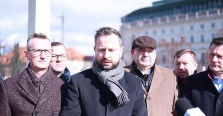 Sprawa Jana Pawła II. Szef PSL uderza w TVN i lewicę