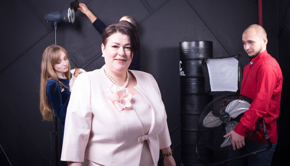 Ananda, producentka filmowa. Czasy przed wojną