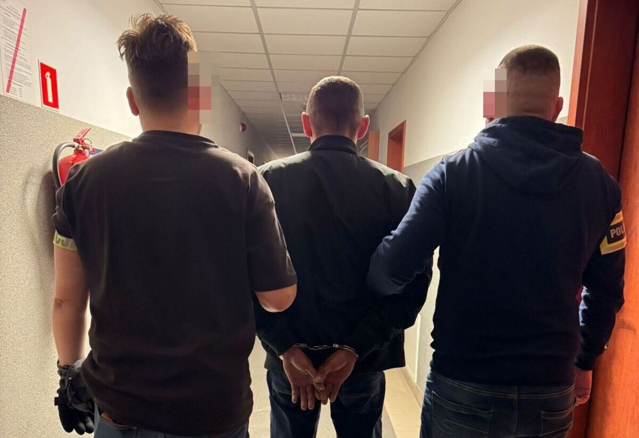 Przyjechał pijany po dziecko do przedszkola. Wydalono go z Polski