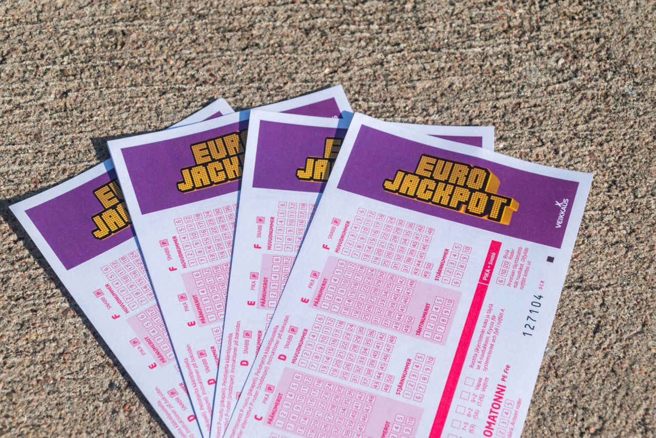 Polak wygrał w Eurojackpot. Na jego konto wpłyną miliony