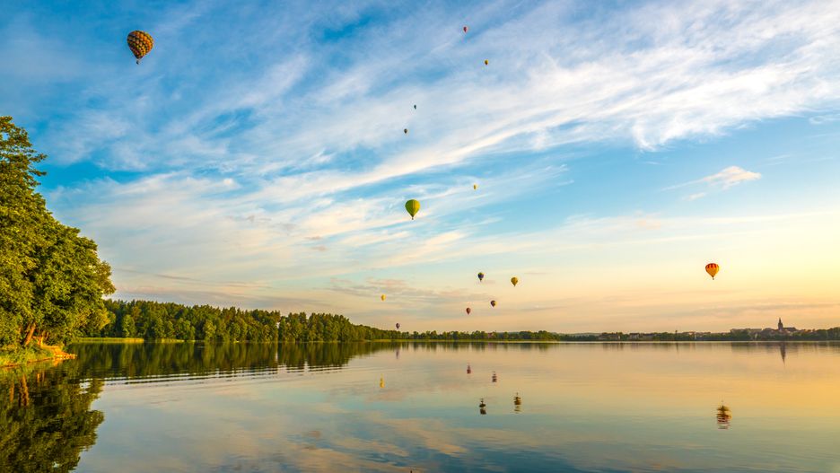 Balony widocznie na niebie na Mazurach