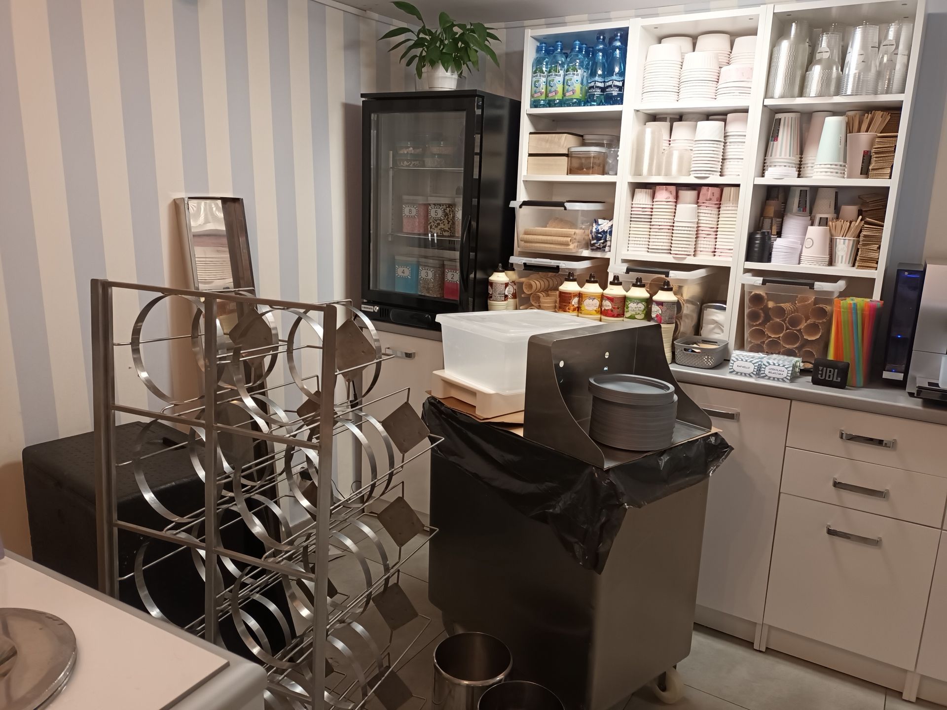 Lodziarnia "Lodowy Kozanów" szykuje się na powódź