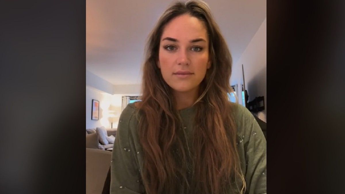 Zapomniała ściągnąć na noc pierścionka. Szok, co stało się z jej palcem. 