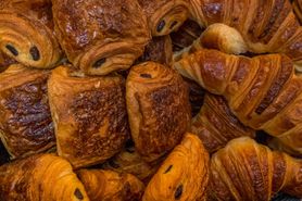 Sprzyjają demencji i pogarszają pamięć. Te produkty są wrogami mózgu