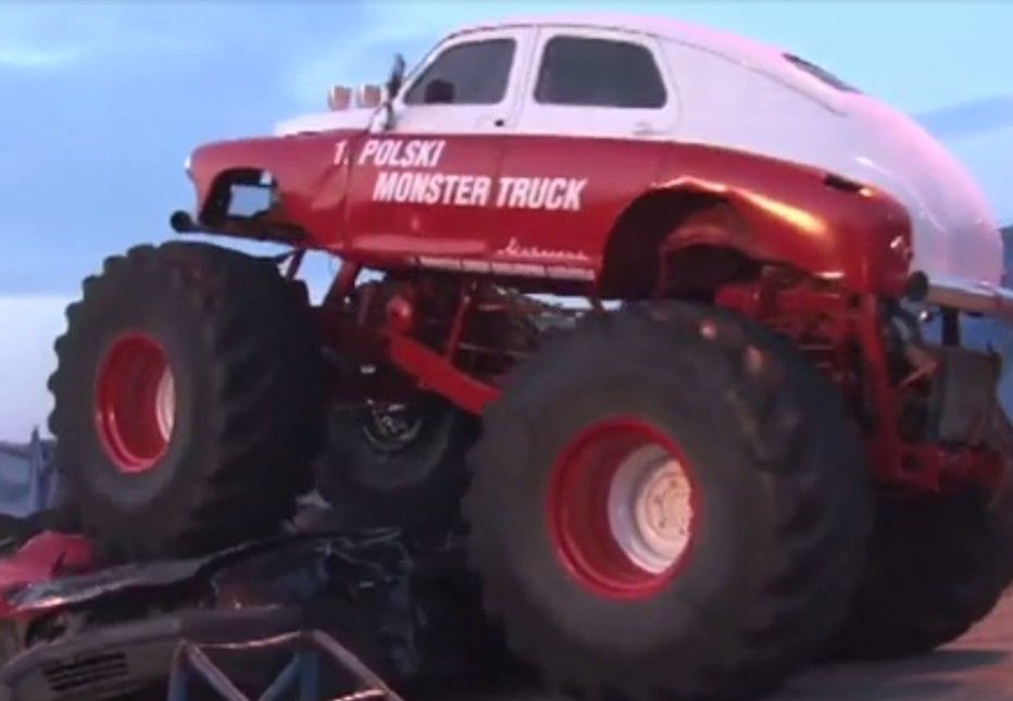 Z kultowej Warszawy zrobili "Monster trucka" ! [WIDEO]