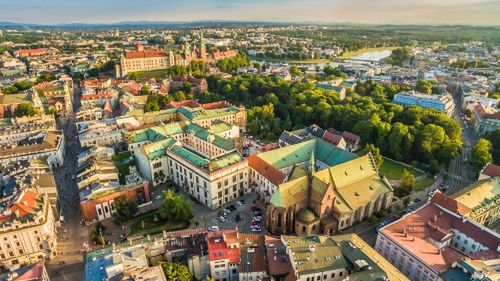 Jedno jest pewne. Polacy w tym roku spędzą wakacje głównie w kraju