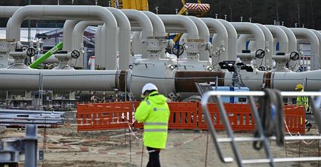 Gazprom znów straszy. Wiceprezes giganta prognozuje wzrost cen gazu LNG. Proponuje rozwiązanie