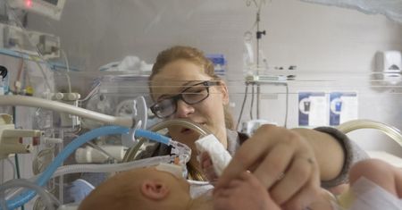 Wcześniactwo wpływa na całe życie. Osoby urodzone przed terminem są zagrożone depresją, nieśmiałością i zaburzeniami lękowymi