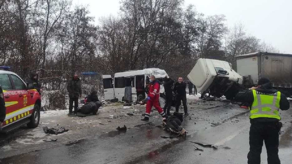Zderzenie busa z ciężarówką na Ukrainie. Nie żyje 12 osób