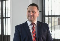 Koronawirus. Przemysław Czarnek oddał osocze. Miał źle założoną maseczkę