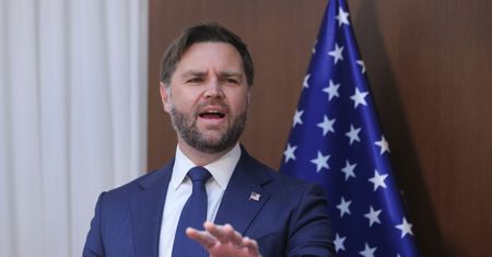Trump poprosił Vance'a o zabranie głosu. Kuriozalna odmowa