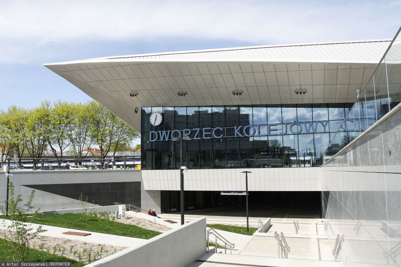 Olsztyn niegotowy na sezon. Dworzec za 97 mln nadal bez sklepów