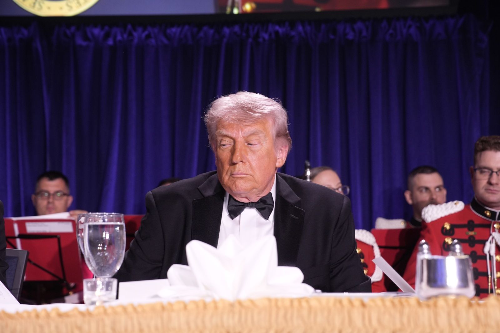 Trump o ataku: 
Chory umysł, dramat w Hiltonie