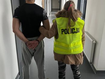 Łódź: Policjanci zatrzymali 25-latka. Miał w mieszkaniu narkotyki