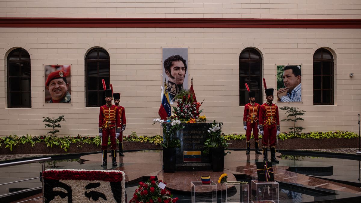 Venezuelans March To Memorialize 10th Anniversary Of Hugo Chavez's Death
Soldiers stand guard next to the tomb of late Venezuelan President Hugo Chavez on the 10th anniversary of his death outside the Cuartel de la Montana 4F in the 23 de Enero neighborhood of Caracas, Venezuela, on Sunday, March 5, 2023. Hugo Chavez was Venezuela's president from 1999 until his death in 2013, where his leftist government nationalized companies by the dozen, imposed controls on currency transactions, and set limits on the interest rates and prices businesses could charge. Photographer: Carlos Becerra/Bloomberg via Getty Images
Bloomberg
hugo chavez, americas, venezuelan, latin, latam, south american, venezuela government, venezuela economy