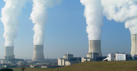 Polacy polubili atom. To nieoczekiwane co chcemy nim zastąpić